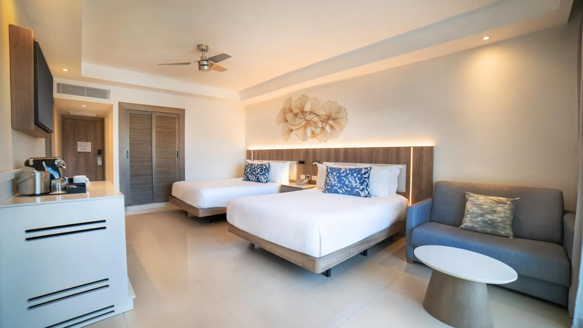 Royalton Punta Cana, An Autograph Collection All-Inclusive Resort & Casino 5*,  Dominikana